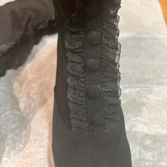 NWOT - Rhinestone Décor Faux Suede Ankle Boots (Size 7.5)) - Picture 6 of 11